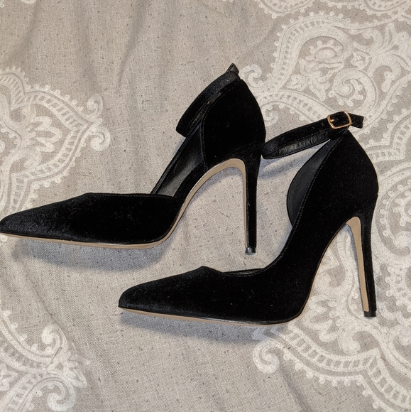 JustFab Shoes - Black velvet stilettos